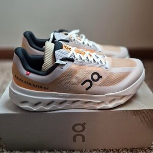 On Cloudnova Running Shoes Mens Size 9
Beige White NEW